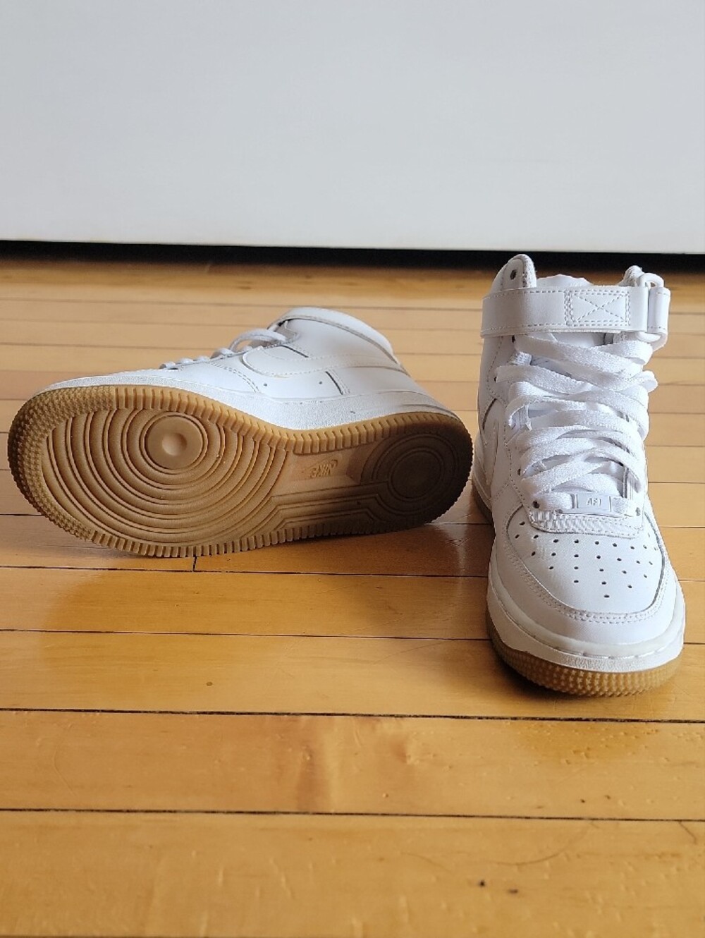 Nike Airforce 1 High Top "White Gum" Sneakers - Big Kids - Picture 5 of 7